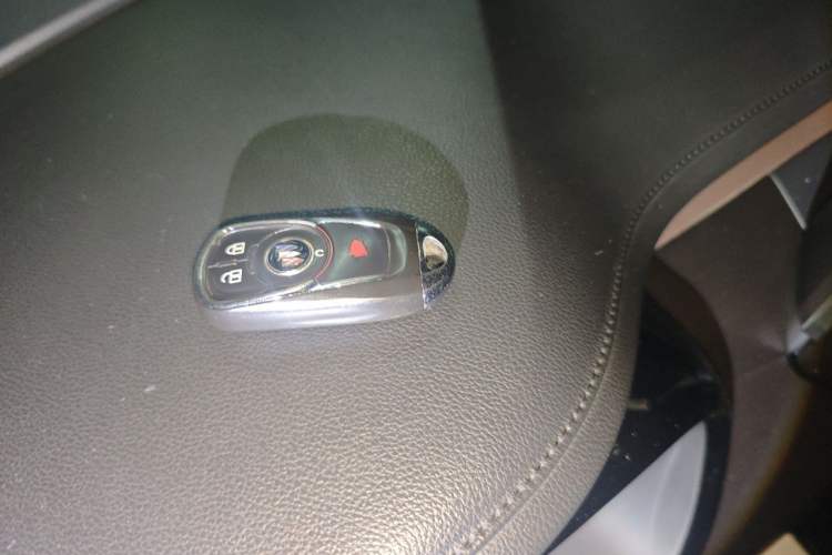 Used Buick GL8 2020 Land Cruiser Executive Class 652T Comfort Model Vehicle Key
