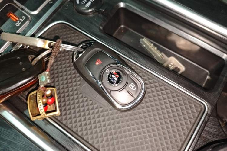 Used Buick GL8 2020 ES Land Cruiser 653T Comfort Edition Vehicle Key