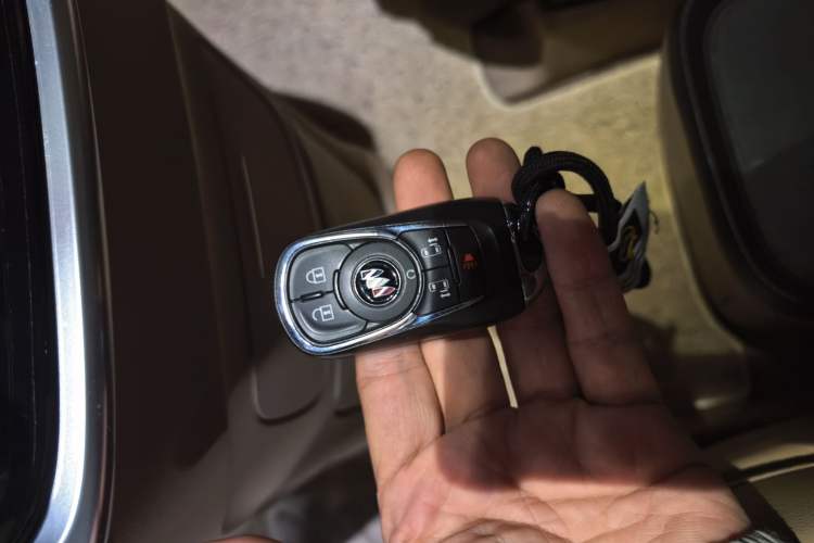Used Buick GL8 2020 ES Land Cruiser 653T Luxury Edition Vehicle Key