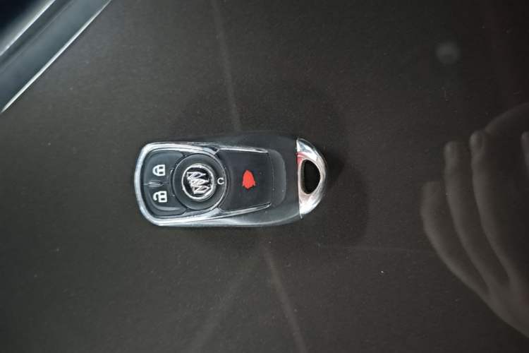 Used Buick GL8 2020 Land Cruiser Executive Class 652T Comfort Model Vehicle Key