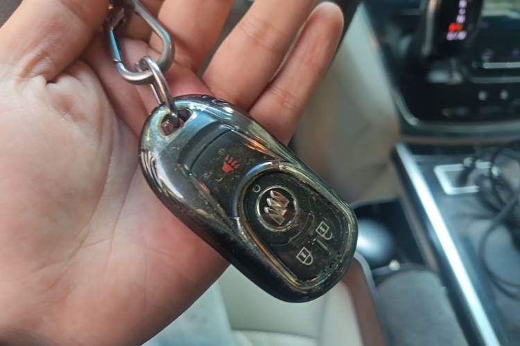 Used Buick GL8 2020 Land Cruiser Executive Class 652T Comfort Model Vehicle Key