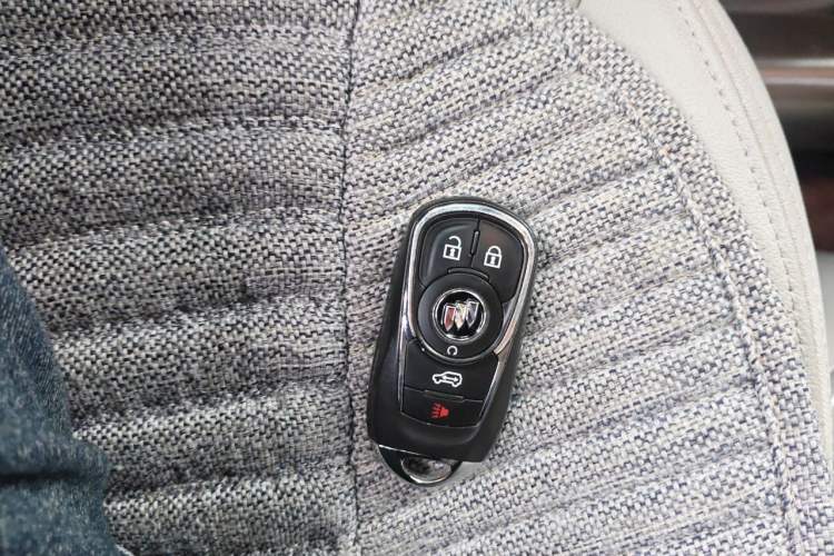 Used Buick GL8 2020 Land Business Class 652T Luxury Model Vehicle Key