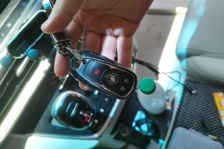 Used Buick GL8 2020 ES Land Cruiser 653T Comfort Edition Vehicle Key
