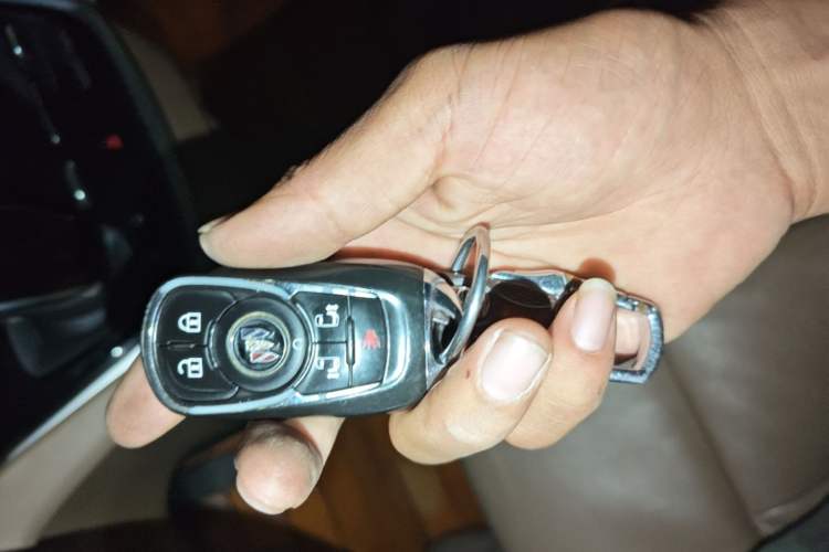 Used Buick GL8 2020 ES Land Cruiser 653T Luxury Edition Vehicle Key