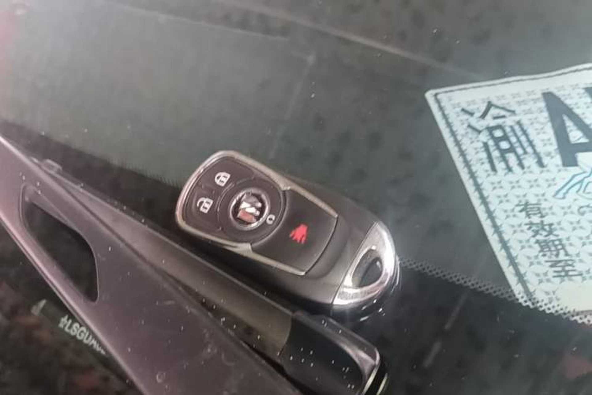Used Buick GL8 2020 Land Cruiser Executive Class 652T Comfort Model Vehicle Key