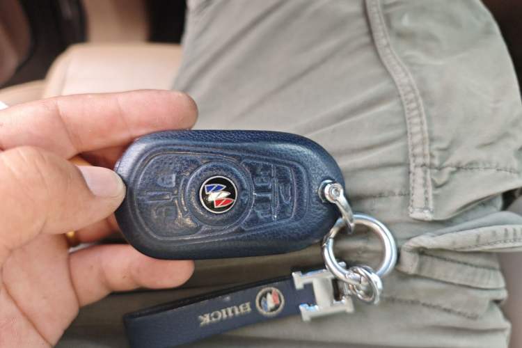 Used Buick GL8 2020 ES Land Cruiser 653T Luxury Edition Vehicle Key