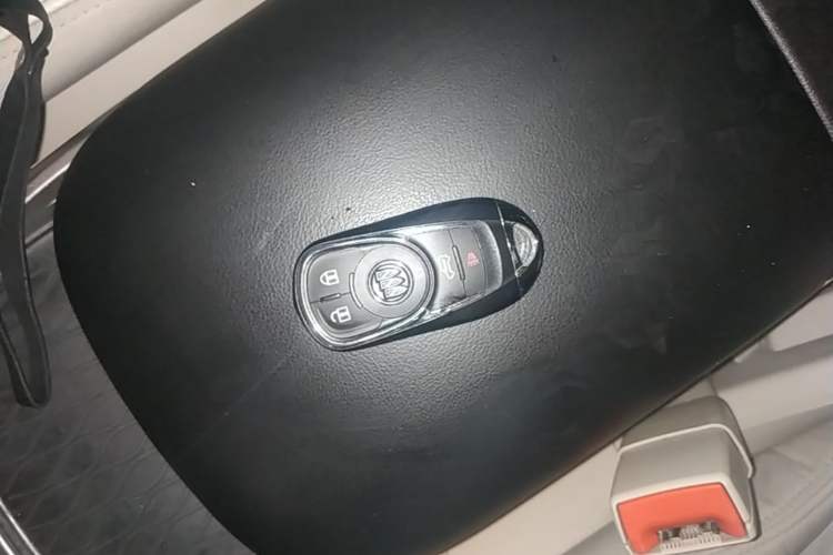 Used Buick GL8 2020 Land Business Class 652T Luxury Model Vehicle Key