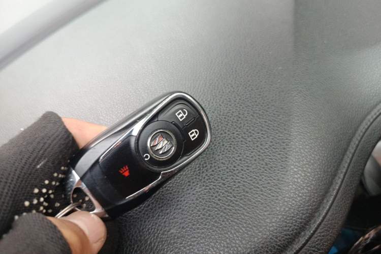 Used Buick GL8 2020 Land Cruiser Executive Class 652T Comfort Model Vehicle Key