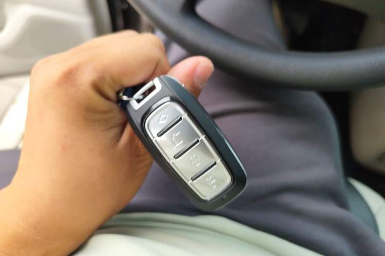 Used Buick GL8 2020 Land Cruiser Executive Class 652T Comfort Model Vehicle Key