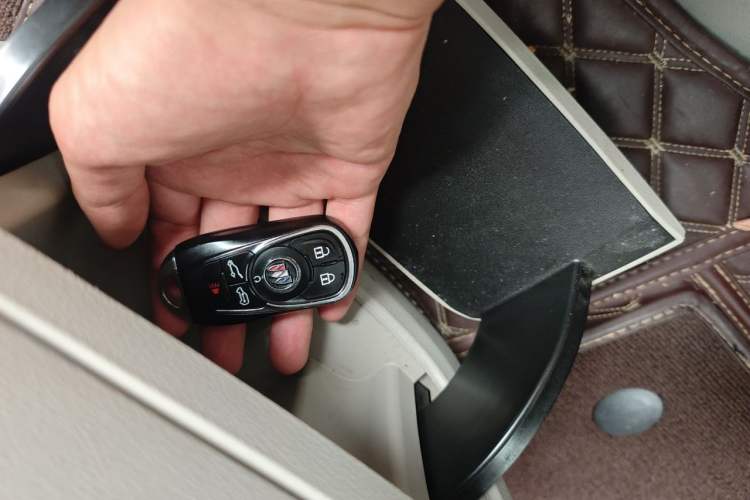 Used Buick GL8 2020 Land Business Class 652T Premium Model Vehicle Key