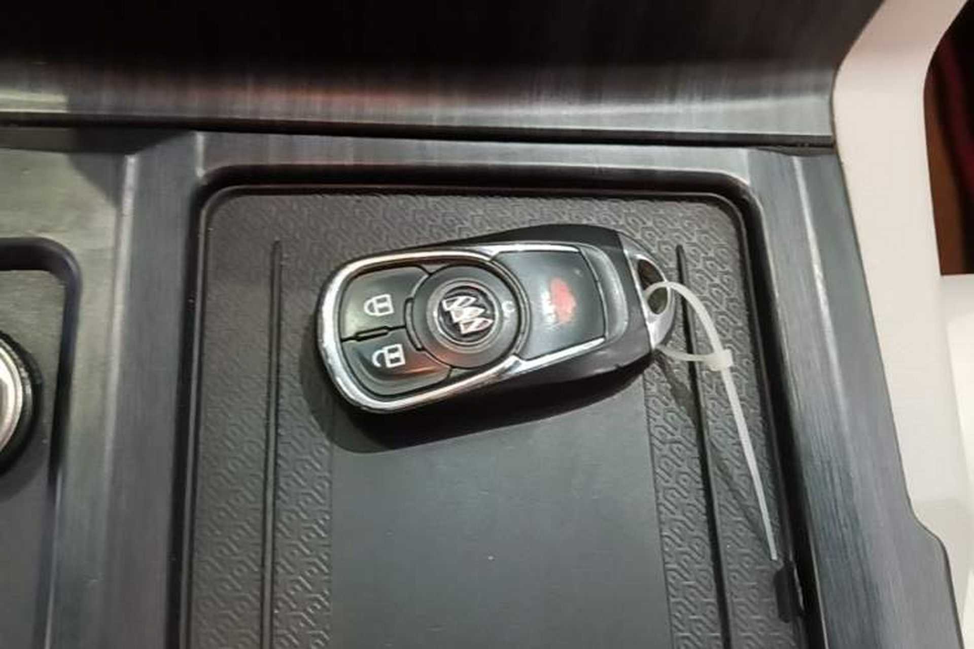 Used Buick GL8 2020 Land Cruiser Executive Class 652T Comfort Model Vehicle Key
