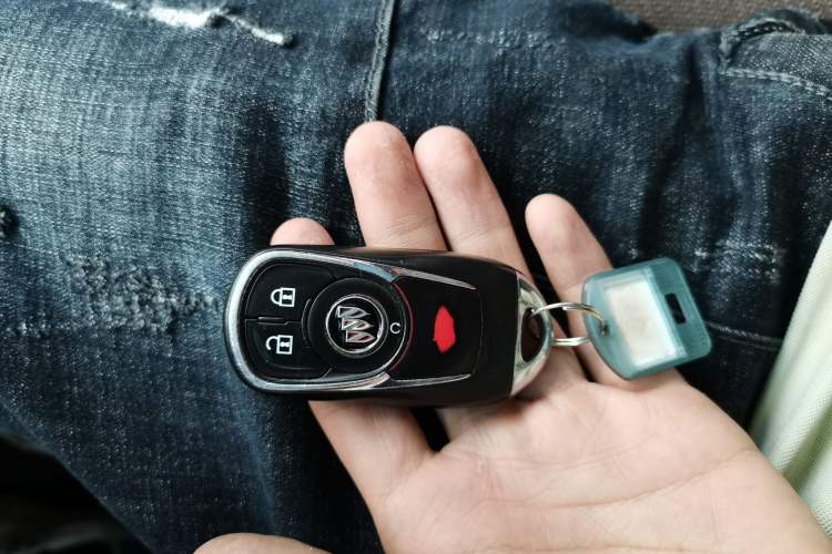Used Buick GL8 2020 Land Cruiser Executive Class 652T Comfort Model Vehicle Key