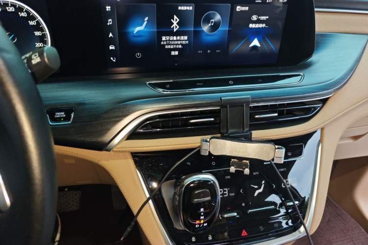 Used Buick GL8 2020 ES Land Cruiser 653T Luxury Model Audio And AC Panel