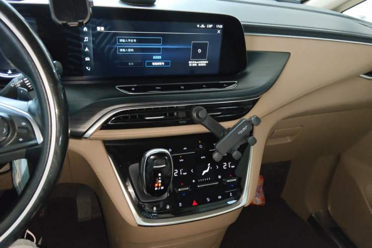 Used Buick GL8 2020 ES Land Cruiser 653T Luxury Model Audio And AC Panel