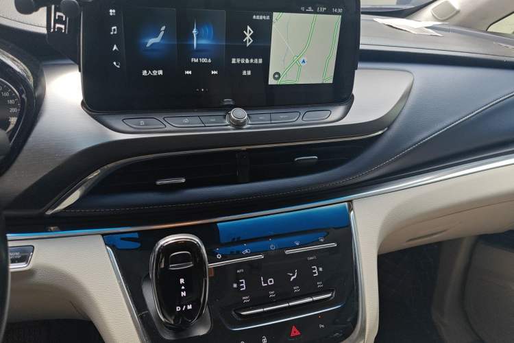 Used Buick GL8 2020 Land Business Class 652T Luxury Model Audio And AC Panel