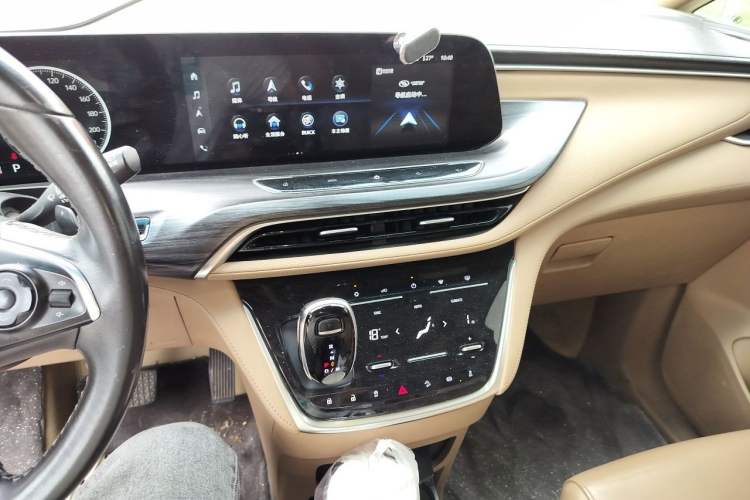 Used Buick GL8 2020 ES Land Cruiser 653T Luxury Edition Audio And AC Panel