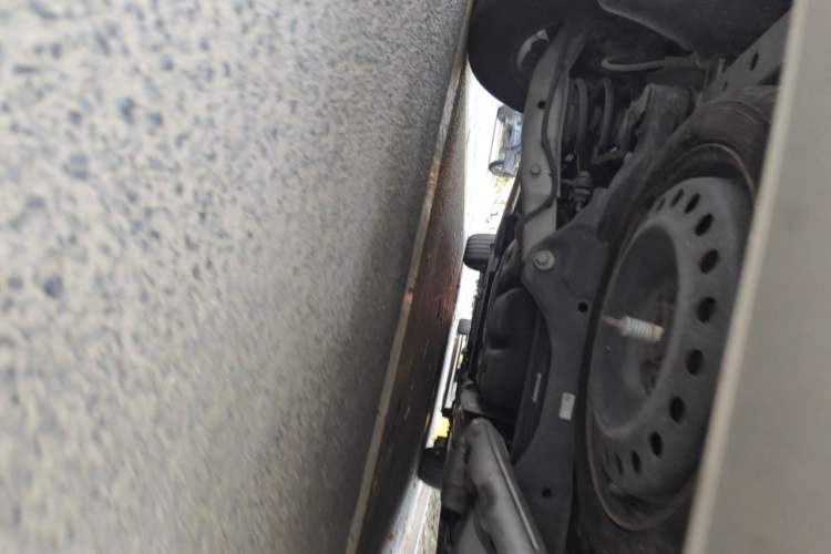 Used Buick GL8 2020 ES Land Cruiser 653T Comfort Edition Chassis Rear