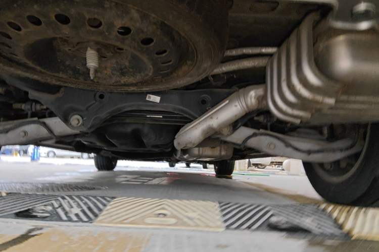 Used Buick GL8 2020 ES Land Cruiser 653T Luxury Model Chassis Rear