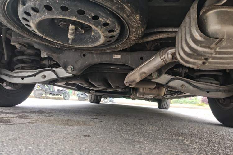 Used Buick GL8 2020 ES Land Cruiser 653T Comfort Edition Chassis Rear