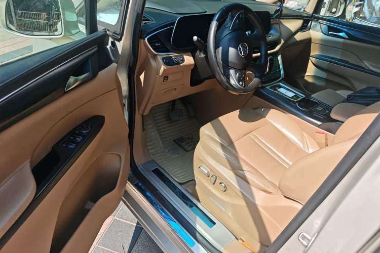 Used Buick GL8 2020 ES Land Cruiser 653T Luxury Model Driver Seat