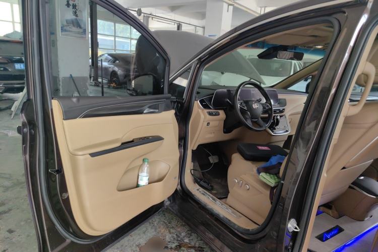 Used Buick GL8 2020 ES Land Cruiser 653T Flagship Model Driver Seat