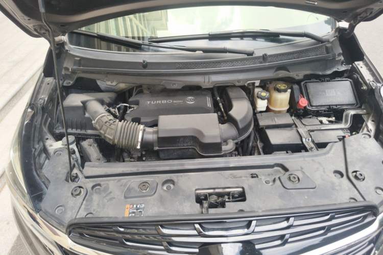 Used Buick GL8 2020 Land Business Class 652T Luxury Model Engine Bay