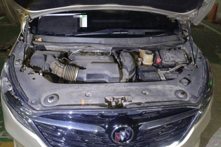 Used Buick GL8 2020 ES Land Cruiser 653T Luxury Model Engine Bay