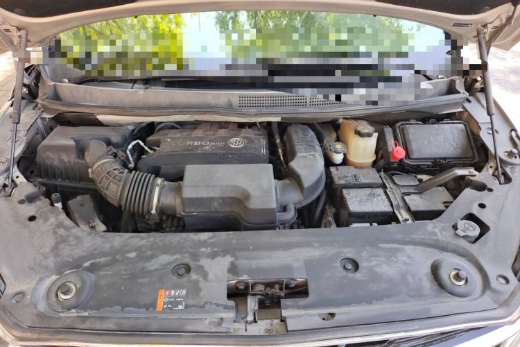 Used Buick GL8 2020 ES Land Cruiser 653T Flagship Model Engine Bay