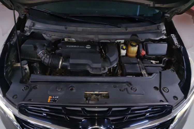 Used Buick GL8 2020 Land Cruiser Executive Class 652T Comfort Model Engine Bay