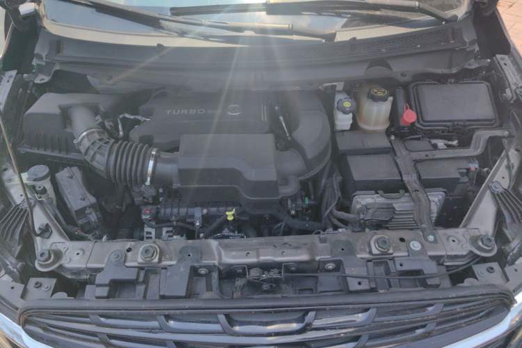 Used Buick GL8 2020 Land Business Class 652T Luxury Model Engine Bay