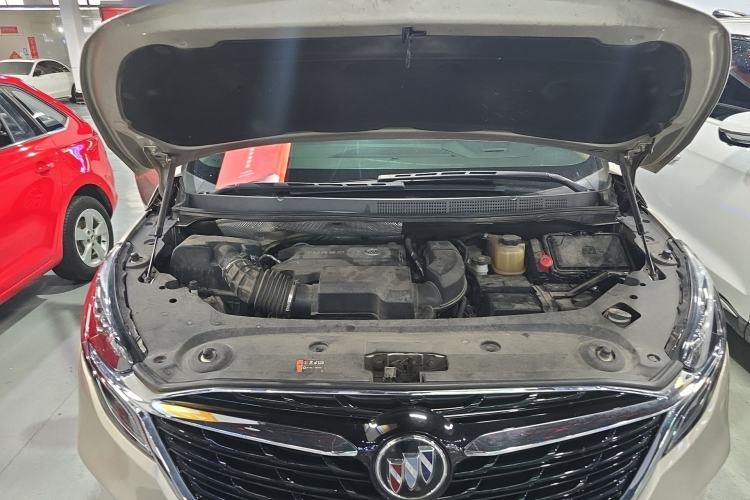 Used Buick GL8 2020 ES Land Cruiser 653T Luxury Model Engine Bay