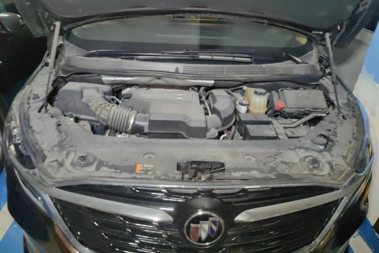 Used Buick GL8 2020 ES Land Cruiser 653T Luxury Model Engine Bay