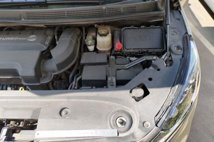 Used Buick GL8 2020 ES Land Cruiser 653T Comfort Edition Engine Bay Left
