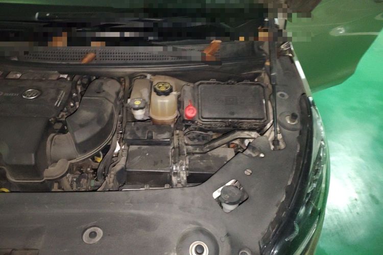 Used Buick GL8 2020 ES Land Cruiser 653T Luxury Edition Engine Bay Left