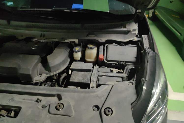 Used Buick GL8 2020 Land Cruiser Executive Class 652T Comfort Model Engine Bay Left