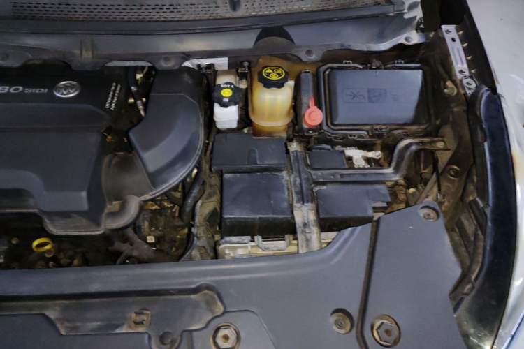 Used Buick GL8 2020 Land Cruiser Executive Class 652T Comfort Model Engine Bay Left