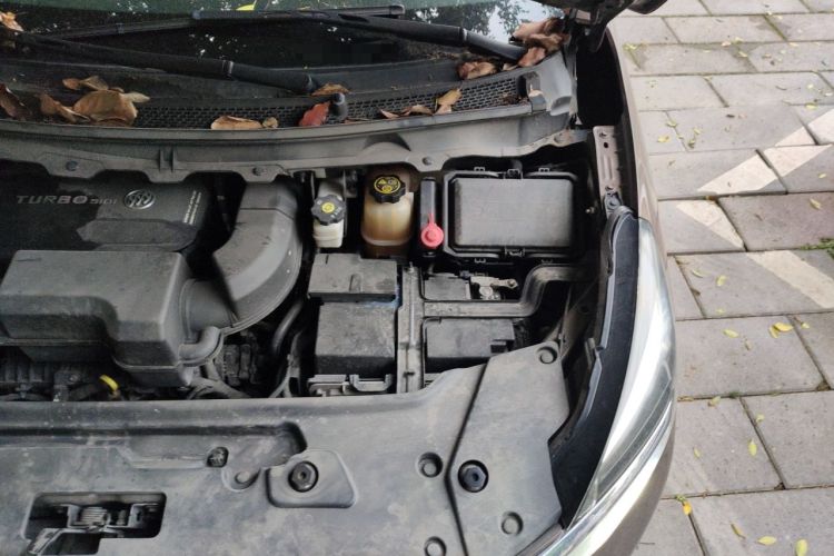 Used Buick GL8 2020 Land Business Class 652T Premium Model Engine Bay Left