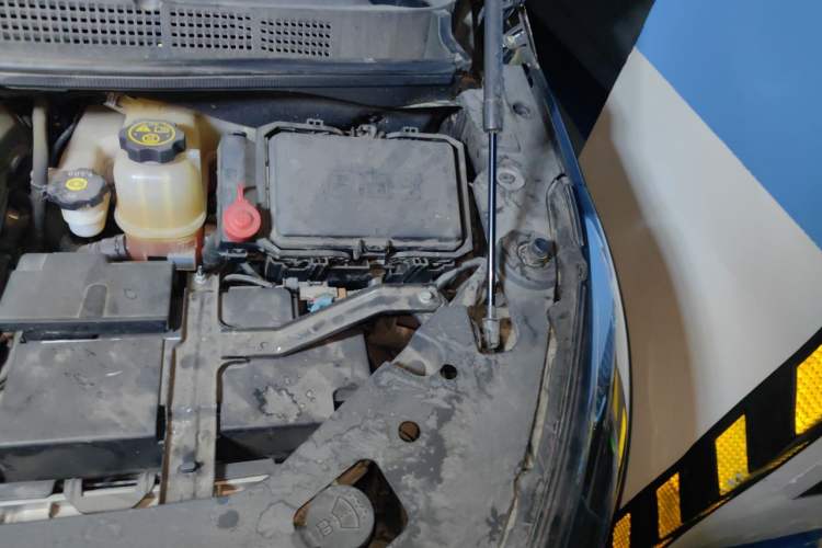 Used Buick GL8 2020 ES Land Cruiser 653T Luxury Model Engine Bay Left