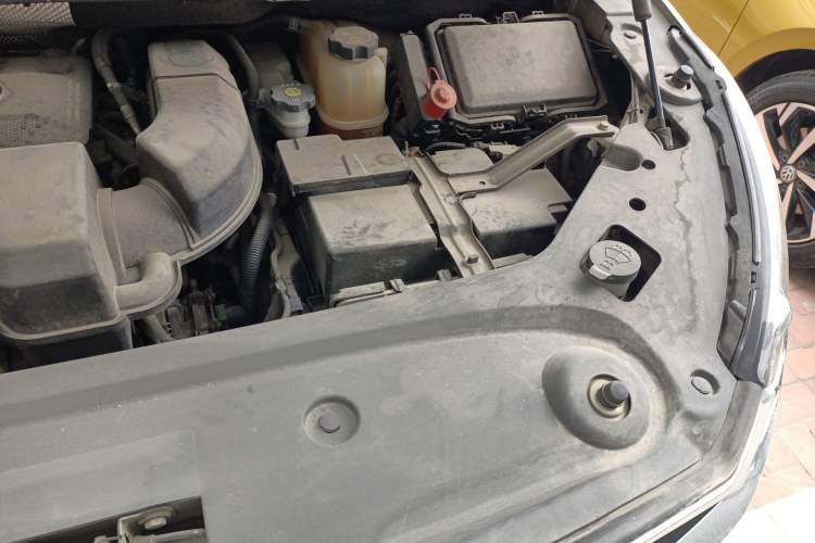 Used Buick GL8 2020 ES Land Cruiser 653T Comfort Edition Engine Bay Left