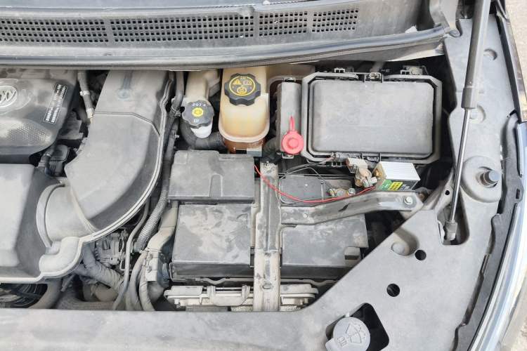 Used Buick GL8 2020 ES Land Cruiser 653T Comfort Edition Engine Bay Left