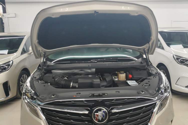 Used Buick GL8 2020 ES Land Cruiser 653T Flagship Model Engine Bay