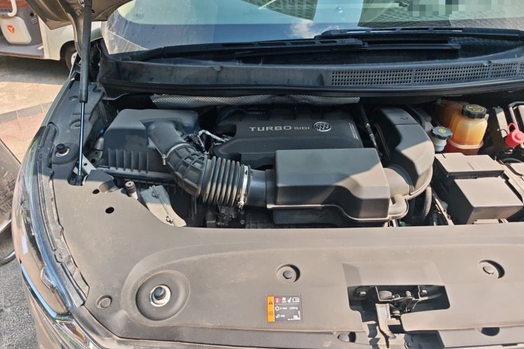 Used Buick GL8 2020 ES Land Cruiser 653T Luxury Model Engine Bay Right