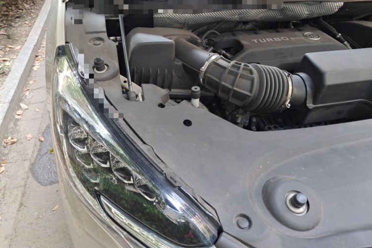 Used Buick GL8 2020 ES Land Cruiser 653T Comfort Edition Engine Bay Right