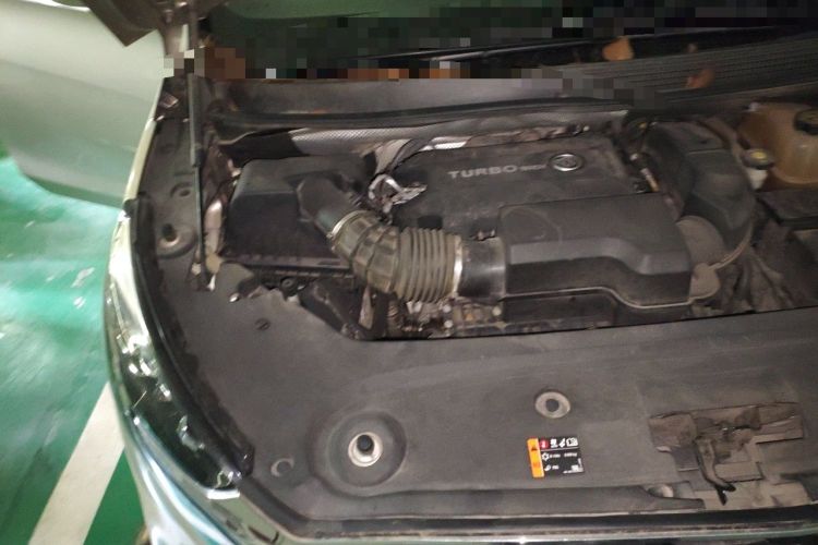Used Buick GL8 2020 ES Land Cruiser 653T Luxury Edition Engine Bay Right