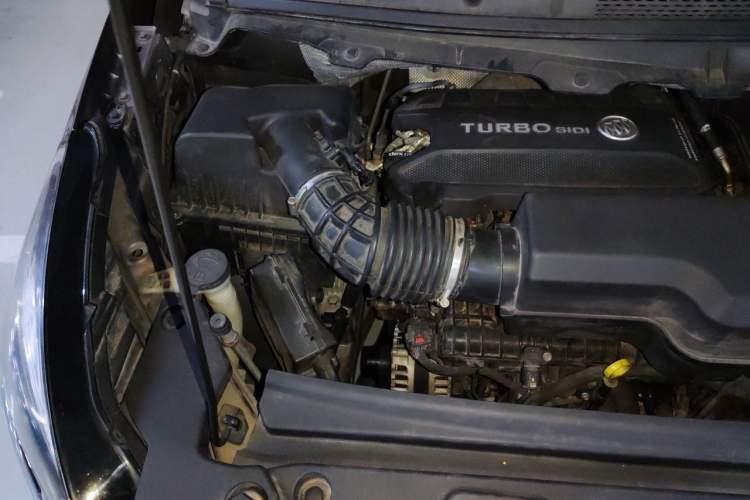 Used Buick GL8 2020 Land Cruiser Executive Class 652T Comfort Model Engine Bay Right