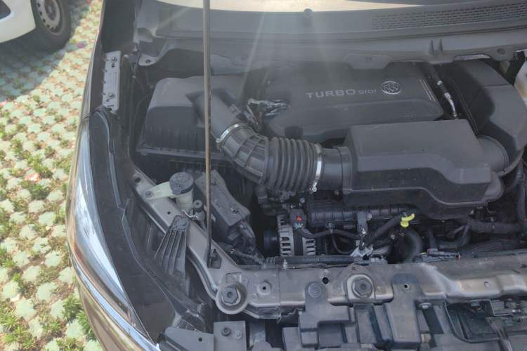 Used Buick GL8 2020 Land Business Class 652T Luxury Model Engine Bay Right