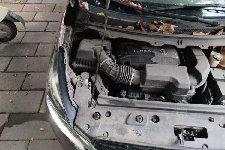 Used Buick GL8 2020 Land Business Class 652T Premium Model Engine Bay Right