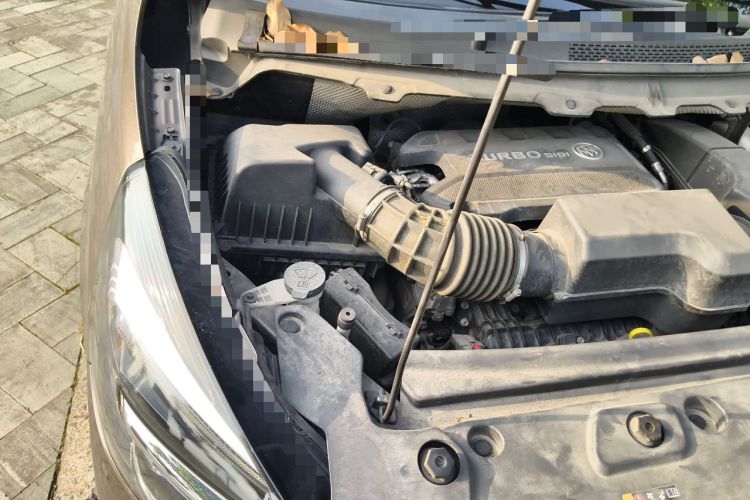Used Buick GL8 2020 Land Cruiser Executive Class 652T Comfort Model Engine Bay Right