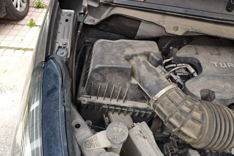 Used Buick GL8 2020 Land Cruiser Executive Class 652T Comfort Model Engine Bay Right
