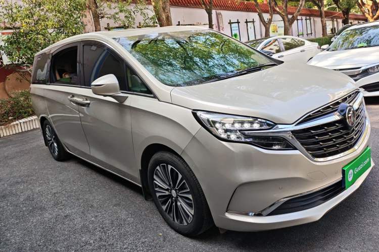 Used Buick GL8 2020 ES Land Cruiser 653T Luxury Model Exterior 2